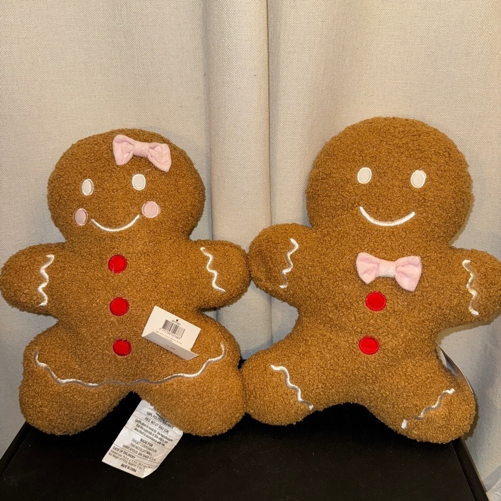 Gingerbread Pillows Set